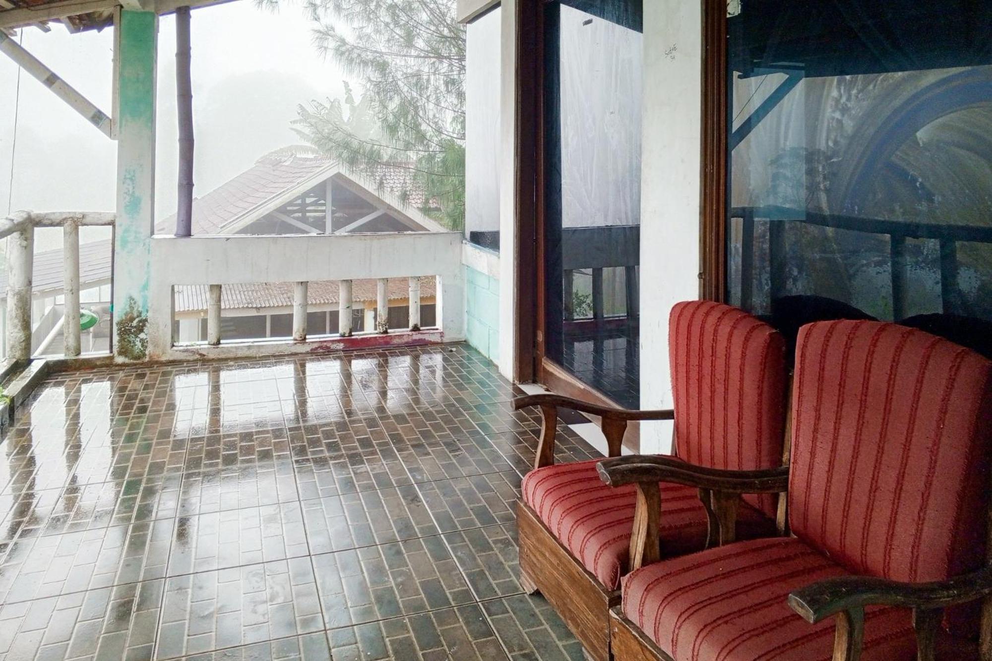 Villa Kampus Near Taman Safari Cisarua Puncak Redpartner Bogor Exterior photo