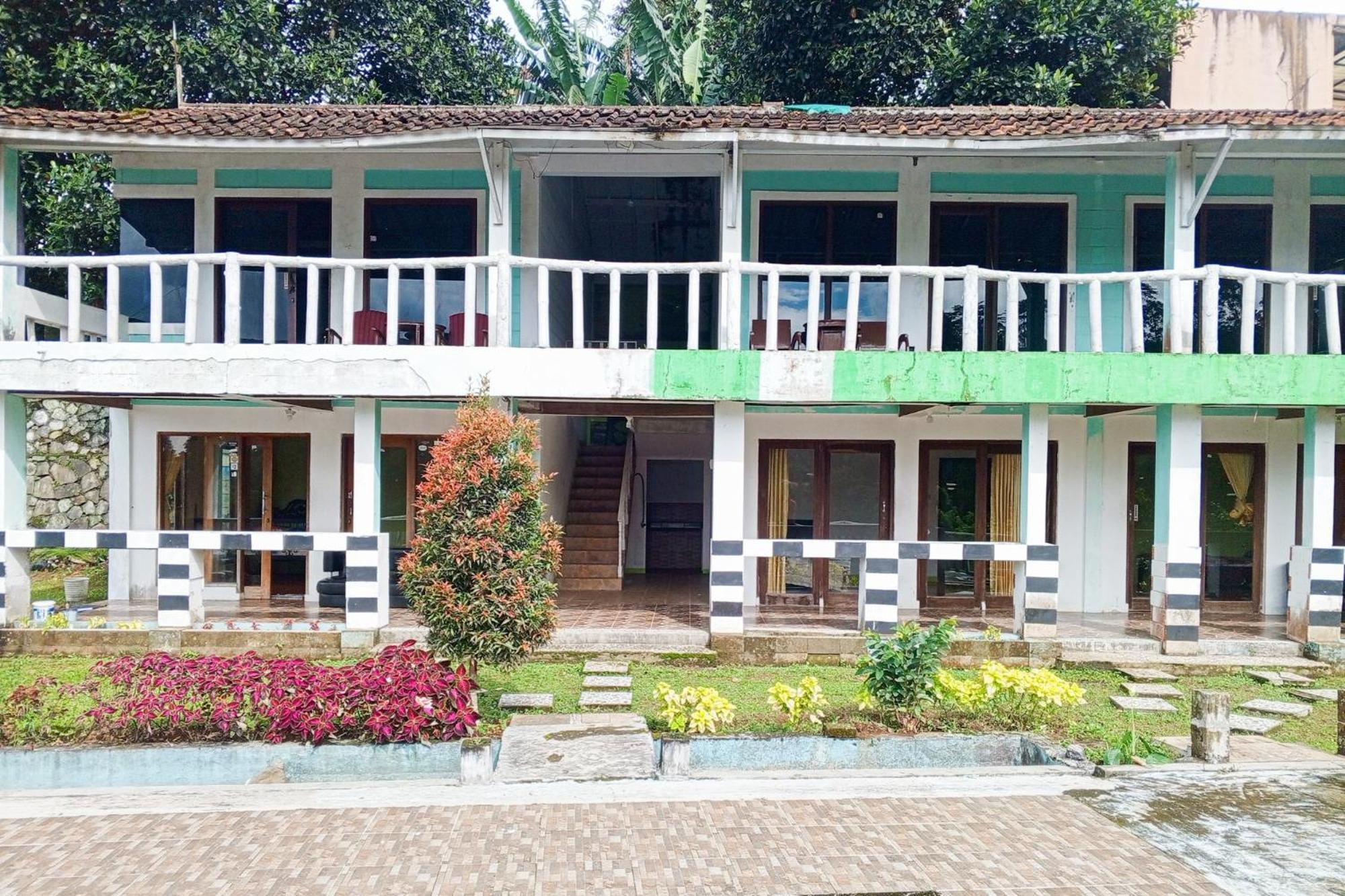 Villa Kampus Near Taman Safari Cisarua Puncak Redpartner Bogor Exterior photo