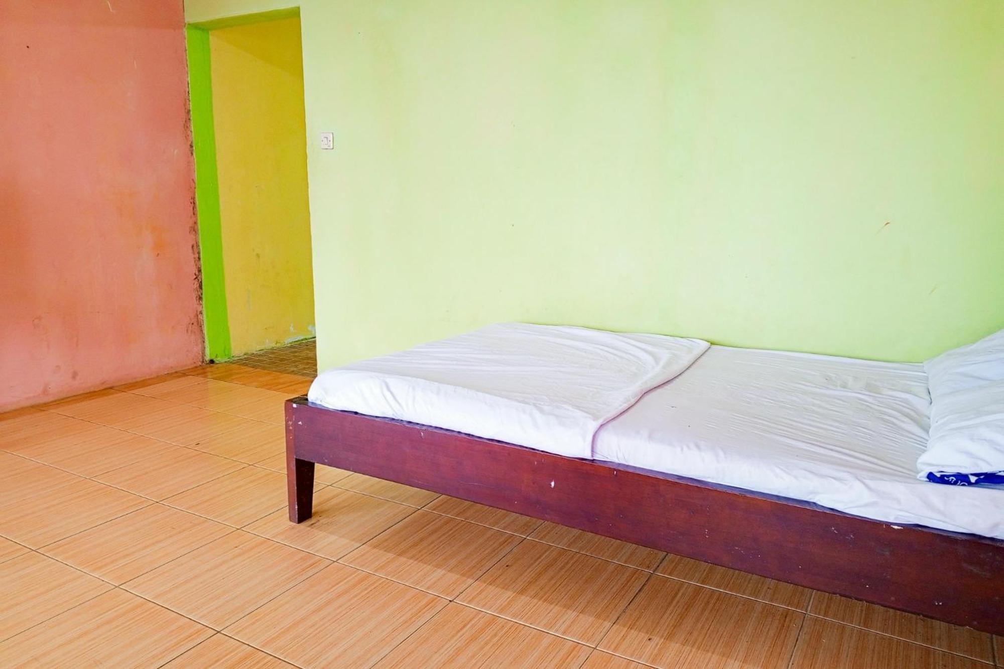Villa Kampus Near Taman Safari Cisarua Puncak Redpartner Bogor Exterior photo